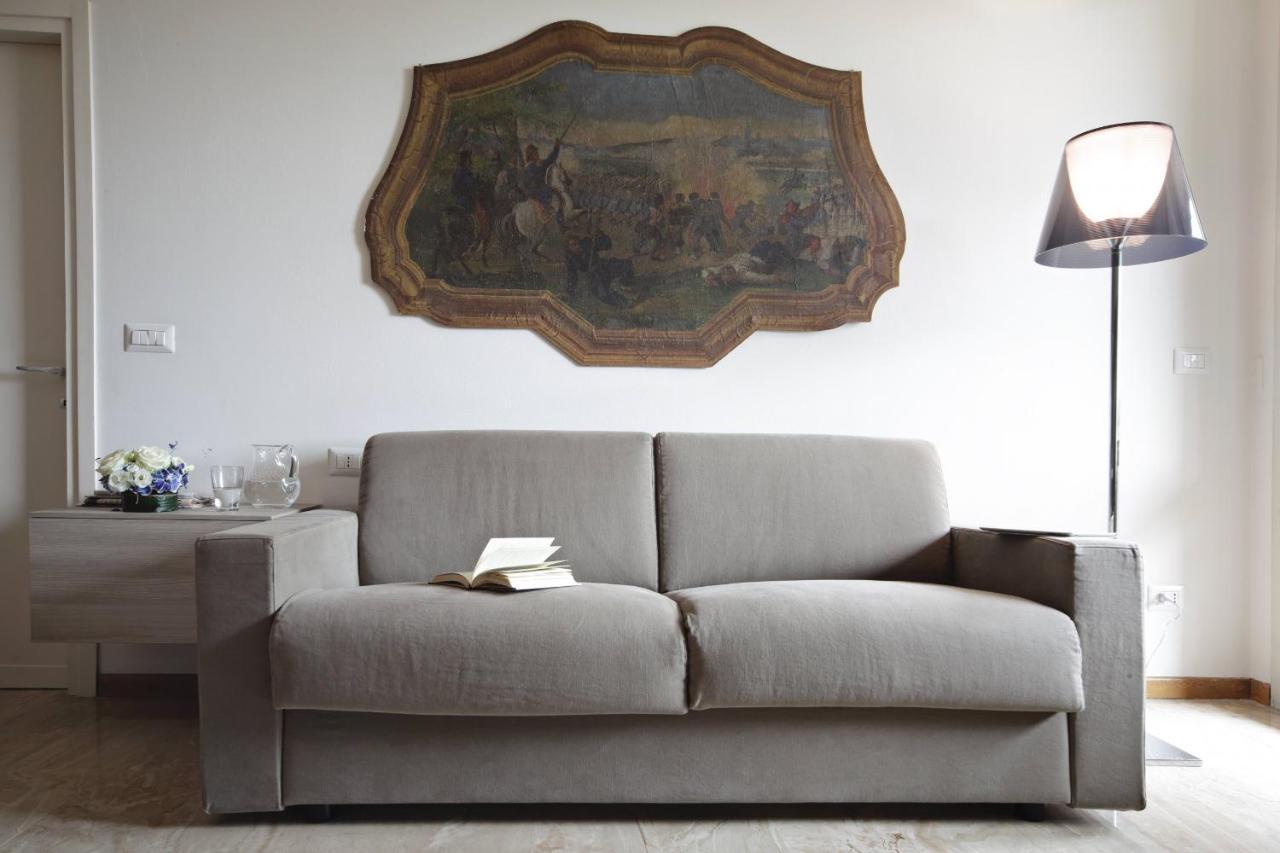 Contempora - Elvezia 8 - E22 * Milan
